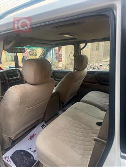 تۆیۆتا لاند کروزەر